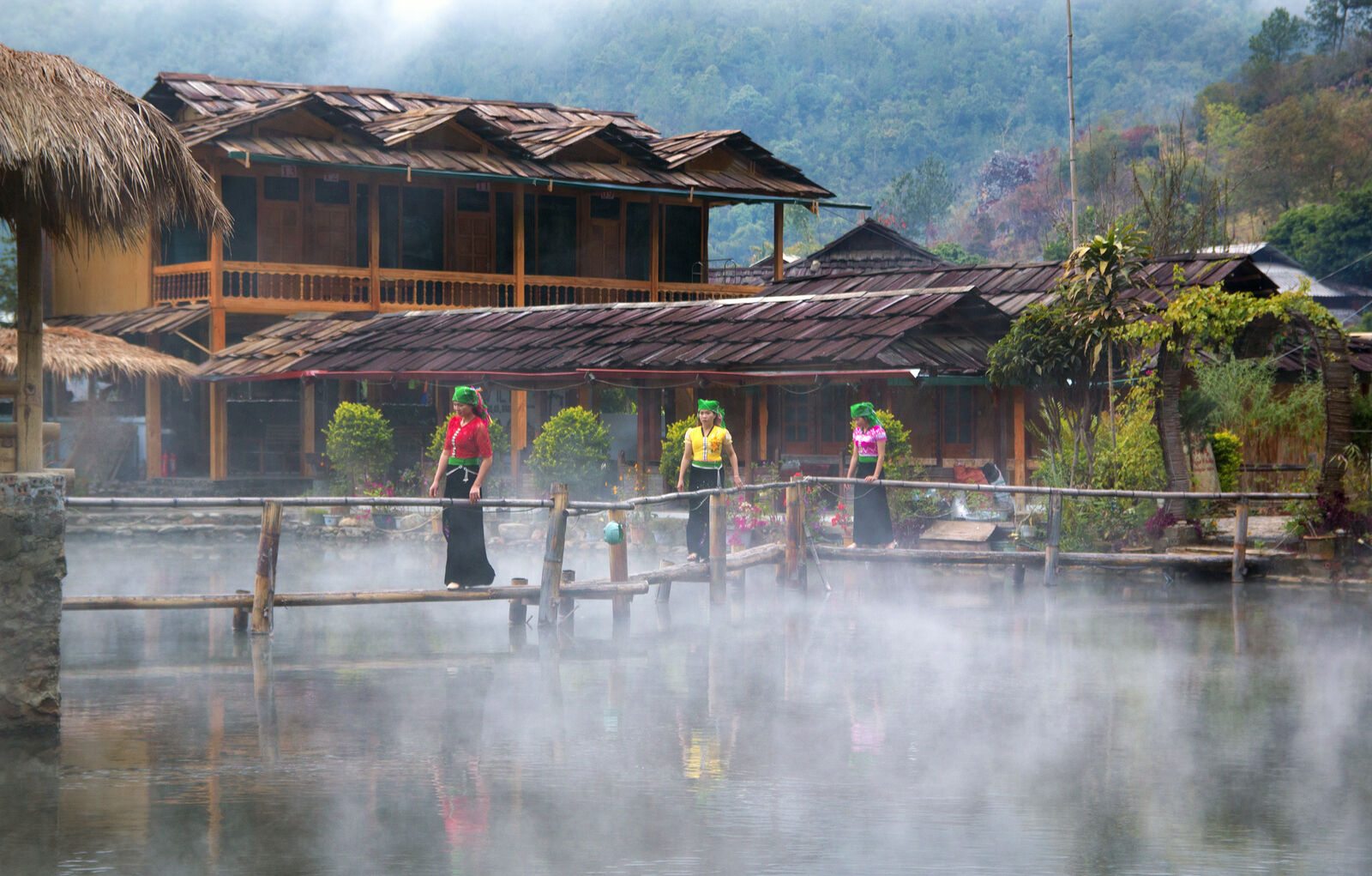 VỀ MIỀN CỔ TÍCH MƯỜNG LA