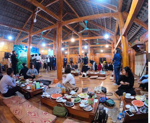 Nhà hàng cá hồi Xuân Bắc 2