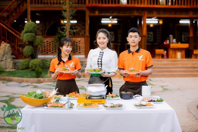 Nhà hàng CÁ HỒI 26 5