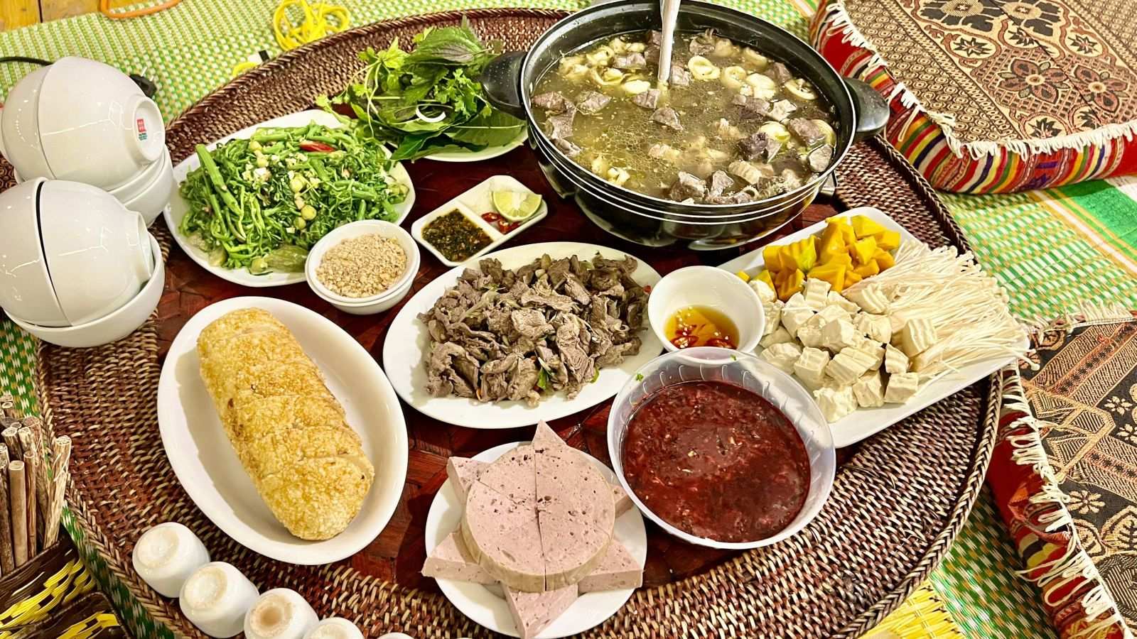 Điểm Hẹn Hồ Bản Mòn - Homestay & ẩm thực Tây Bắc 4