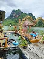 Nhà nổi vịnh Đà Giang 2
