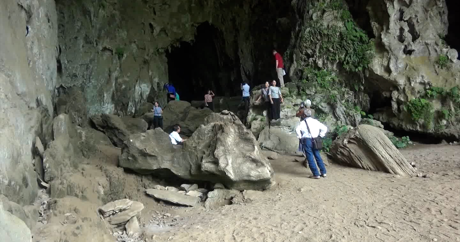 Hang vợ chồng A Phủ 4