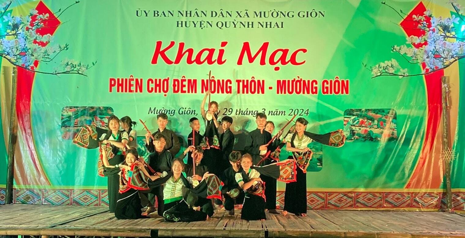 Chợ đêm nông thôn xã Mường Giôn 3