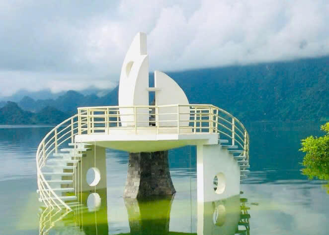 Cột mốc huyện cũ 3