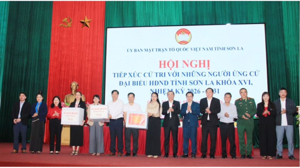 Cử tri xã Quỳnh Nhai kỳ vọng vào chương trình hành động của các ứng cử viên đại biểu HĐND tỉnh